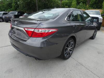 2015 Toyota Camry XLE V6  3.5L V6 FWD - Photo 6 - Cincinnati, OH 45255