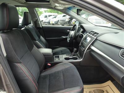 2015 Toyota Camry XLE V6  3.5L V6 FWD - Photo 14 - Cincinnati, OH 45255