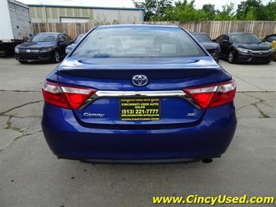 2015 Toyota Camry SE  2.5L I4 FWD - Photo 4 - Cincinnati, OH 45255