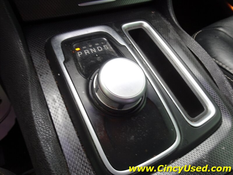2015 Chrysler 300 Series S - Photo 18 - Cincinnati, OH 45255