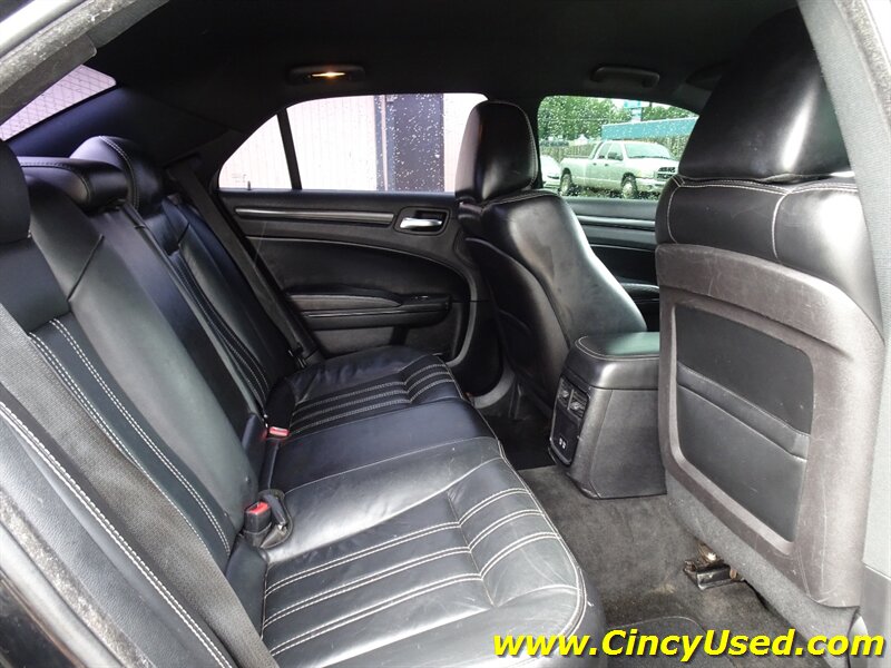 2015 Chrysler 300 Series S - Photo 15 - Cincinnati, OH 45255