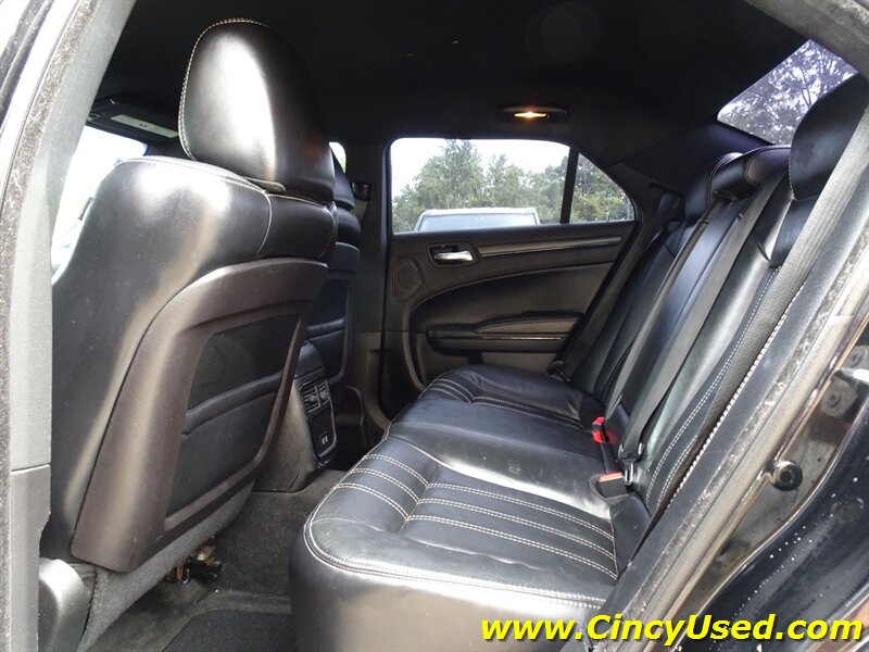 2015 Chrysler 300 Series S - Photo 14 - Cincinnati, OH 45255