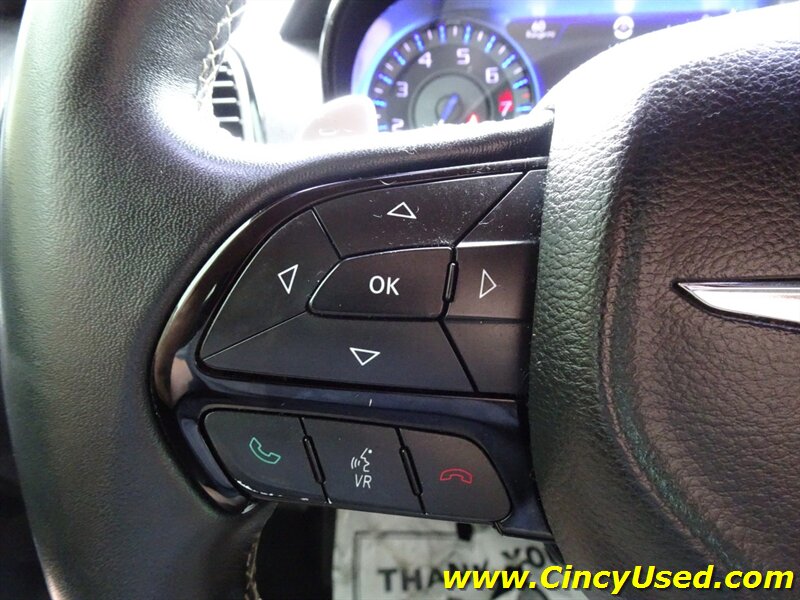 2015 Chrysler 300 Series S - Photo 22 - Cincinnati, OH 45255