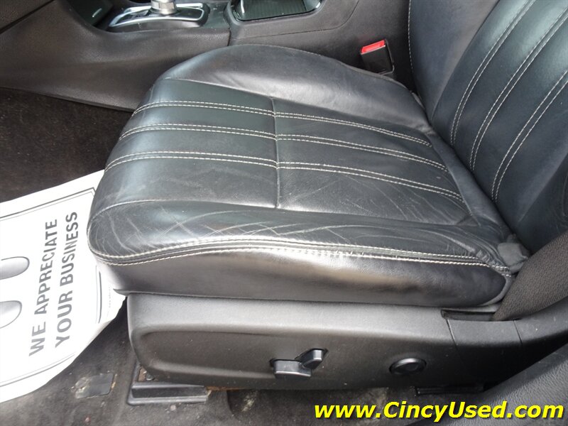 2015 Chrysler 300 Series S - Photo 27 - Cincinnati, OH 45255