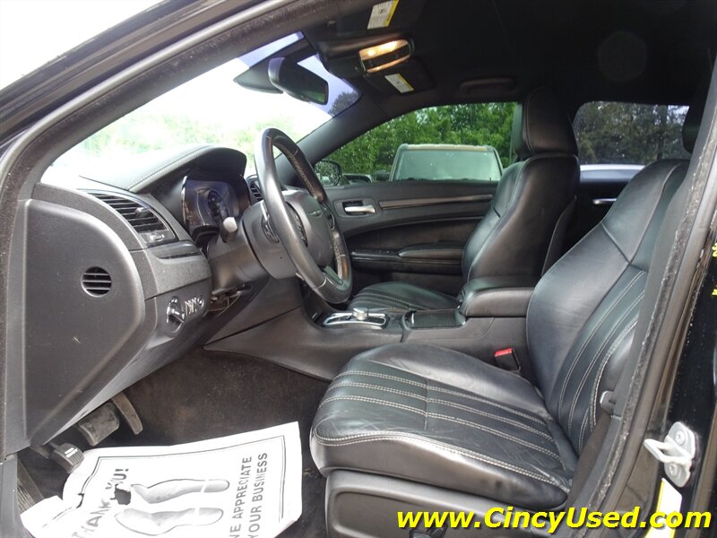 2015 Chrysler 300 Series S - Photo 11 - Cincinnati, OH 45255