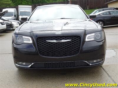 2015 Chrysler 300 Series S - Photo 2 - Cincinnati, OH 45255