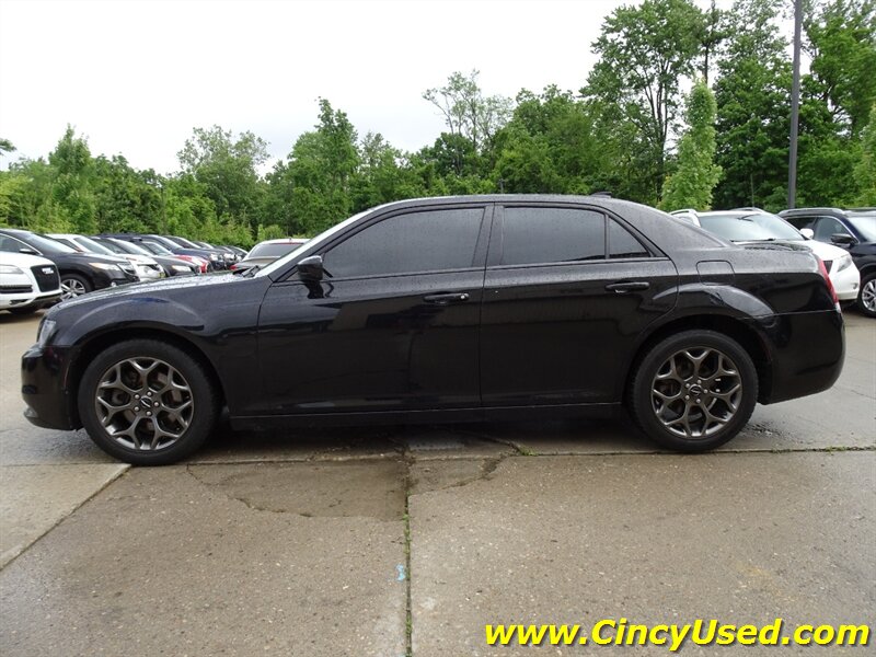 2015 Chrysler 300 Series S - Photo 5 - Cincinnati, OH 45255