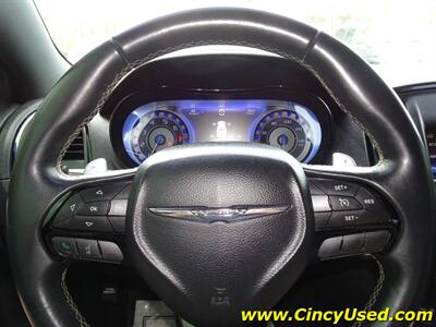 2015 Chrysler 300 Series S - Photo 21 - Cincinnati, OH 45255