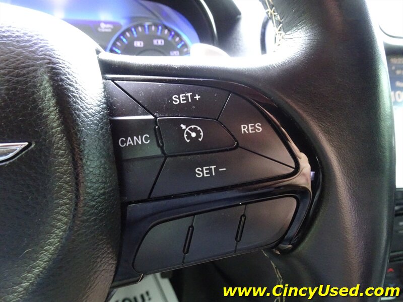 2015 Chrysler 300 Series S - Photo 23 - Cincinnati, OH 45255
