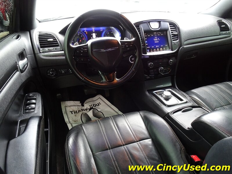 2015 Chrysler 300 Series S - Photo 10 - Cincinnati, OH 45255