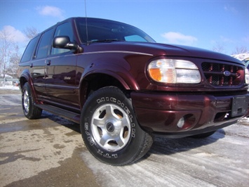 2001 Ford Explorer Limited   - Photo 10 - Cincinnati, OH 45255