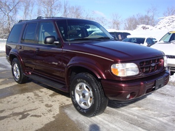 2001 Ford Explorer Limited   - Photo 1 - Cincinnati, OH 45255