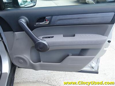 2009 Honda CR-V LX   - Photo 28 - Cincinnati, OH 45255