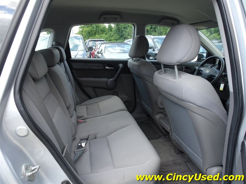 2009 Honda CR-V LX - Photo 15 - Cincinnati, OH 45255