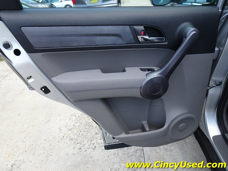 2009 Honda CR-V LX - Photo 27 - Cincinnati, OH 45255