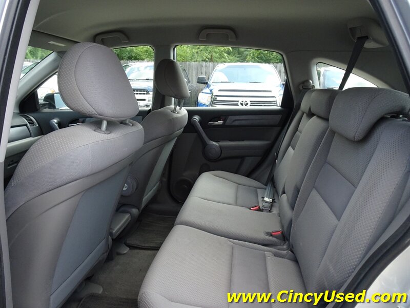 2009 Honda CR-V LX - Photo 14 - Cincinnati, OH 45255