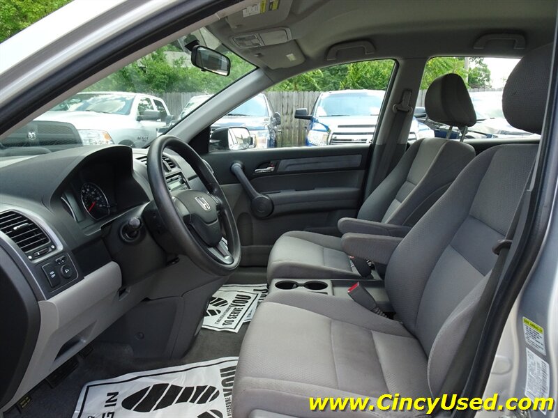 2009 Honda CR-V LX - Photo 12 - Cincinnati, OH 45255