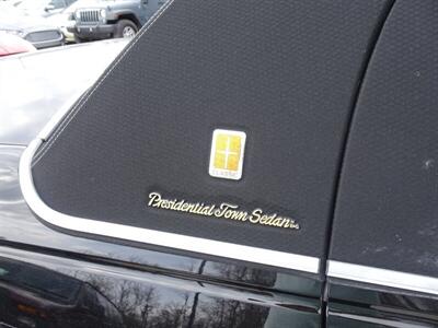 2005 Lincoln Town Car Signature Limited  Presidential Town Sedan - Photo 54 - Cincinnati, OH 45255