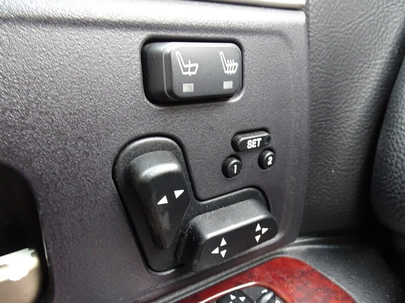 2005 Lincoln Town Car Signature Limited Presidential Town Sedan - Photo 46 - Cincinnati, OH 45255