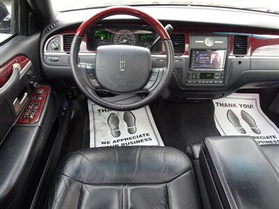 2005 Lincoln Town Car Signature Limited  Presidential Town Sedan - Photo 23 - Cincinnati, OH 45255