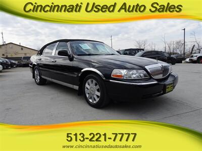 2005 Lincoln Town Car Signature Limited  Presidential Town Sedan - Photo 1 - Cincinnati, OH 45255