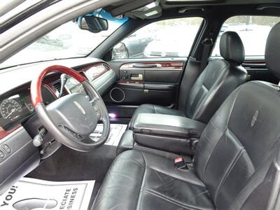 2005 Lincoln Town Car Signature Limited  Presidential Town Sedan - Photo 26 - Cincinnati, OH 45255
