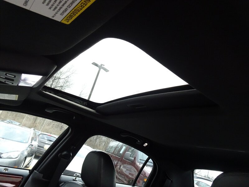 2005 Lincoln Town Car Signature Limited Presidential Town Sedan - Photo 41 - Cincinnati, OH 45255