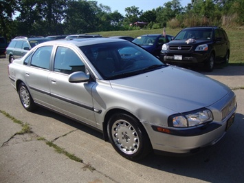 1999 Volvo S80   - Photo 1 - Cincinnati, OH 45255