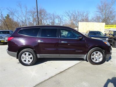 2009 Chevrolet Traverse LT   - Photo 3 - Cincinnati, OH 45255