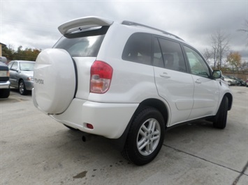 2002 Toyota RAV4   - Photo 13 - Cincinnati, OH 45255