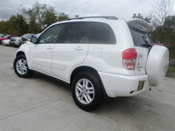 2002 Toyota RAV4   - Photo 12 - Cincinnati, OH 45255