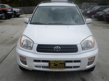 2002 Toyota RAV4   - Photo 2 - Cincinnati, OH 45255