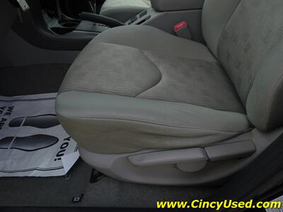 2011 Toyota RAV4   - Photo 20 - Cincinnati, OH 45255