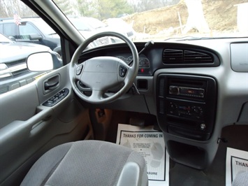 2000 Ford Windstar Vans LX   - Photo 14 - Cincinnati, OH 45255