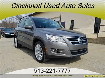 2011 Volkswagen Tiguan SE 4Motion   - Photo 2 - Cincinnati, OH 45255