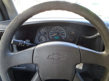 2003 Chevrolet Express Cargo 1500   - Photo 12 - Cincinnati, OH 45255
