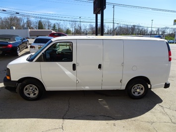 2003 Chevrolet Express Cargo 1500   - Photo 9 - Cincinnati, OH 45255
