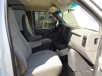 2003 Chevrolet Express Cargo 1500   - Photo 11 - Cincinnati, OH 45255