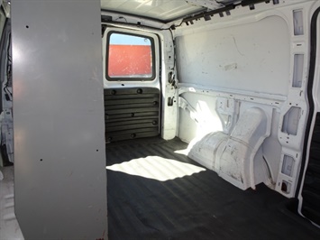2003 Chevrolet Express Cargo 1500   - Photo 19 - Cincinnati, OH 45255