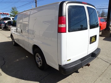 2003 Chevrolet Express Cargo 1500   - Photo 10 - Cincinnati, OH 45255
