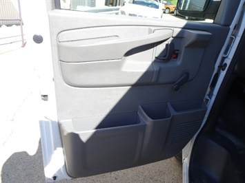 2003 Chevrolet Express Cargo 1500   - Photo 24 - Cincinnati, OH 45255