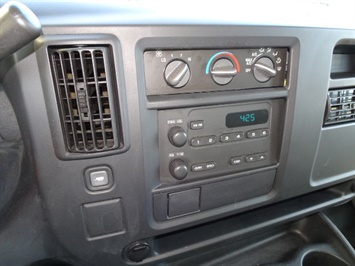 2003 Chevrolet Express Cargo 1500   - Photo 14 - Cincinnati, OH 45255