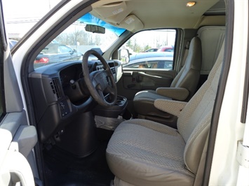 2003 Chevrolet Express Cargo 1500   - Photo 7 - Cincinnati, OH 45255