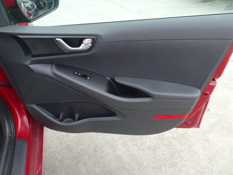 2019 Hyundai IONIQ Blue Hybrid 1.6L I4 FWD - Photo 22 - Cincinnati, OH 45255