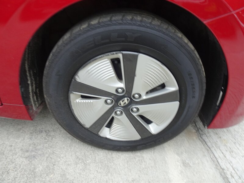 2019 Hyundai IONIQ Blue Hybrid 1.6L I4 FWD - Photo 26 - Cincinnati, OH 45255