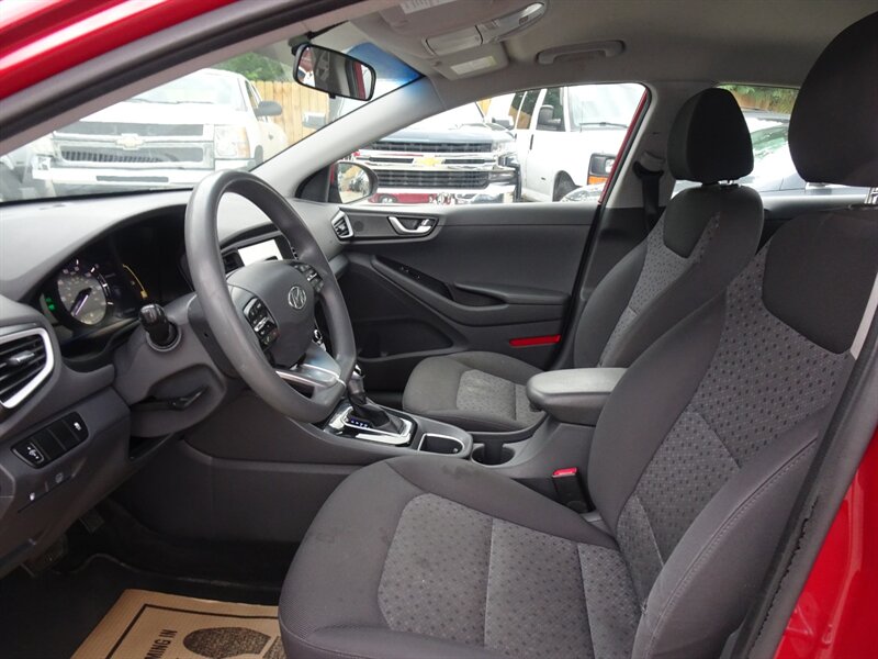 2019 Hyundai IONIQ Blue Hybrid 1.6L I4 FWD - Photo 10 - Cincinnati, OH 45255