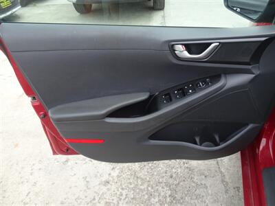 2019 Hyundai IONIQ Blue Hybrid  1.6L I4 FWD - Photo 21 - Cincinnati, OH 45255