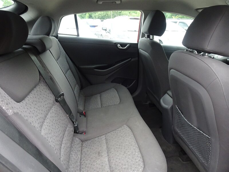 2019 Hyundai IONIQ Blue Hybrid 1.6L I4 FWD - Photo 12 - Cincinnati, OH 45255