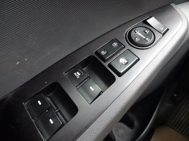 2019 Hyundai IONIQ Blue Hybrid 1.6L I4 FWD - Photo 20 - Cincinnati, OH 45255