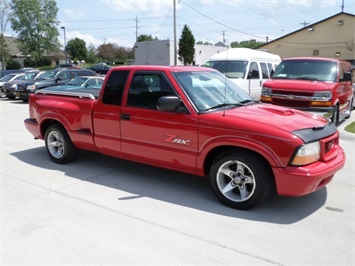 2003 GMC Sonoma SLS   - Photo 1 - Cincinnati, OH 45255